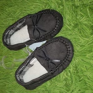 Toddler size 9 gray moccasin style slipper shoes. New with tags.